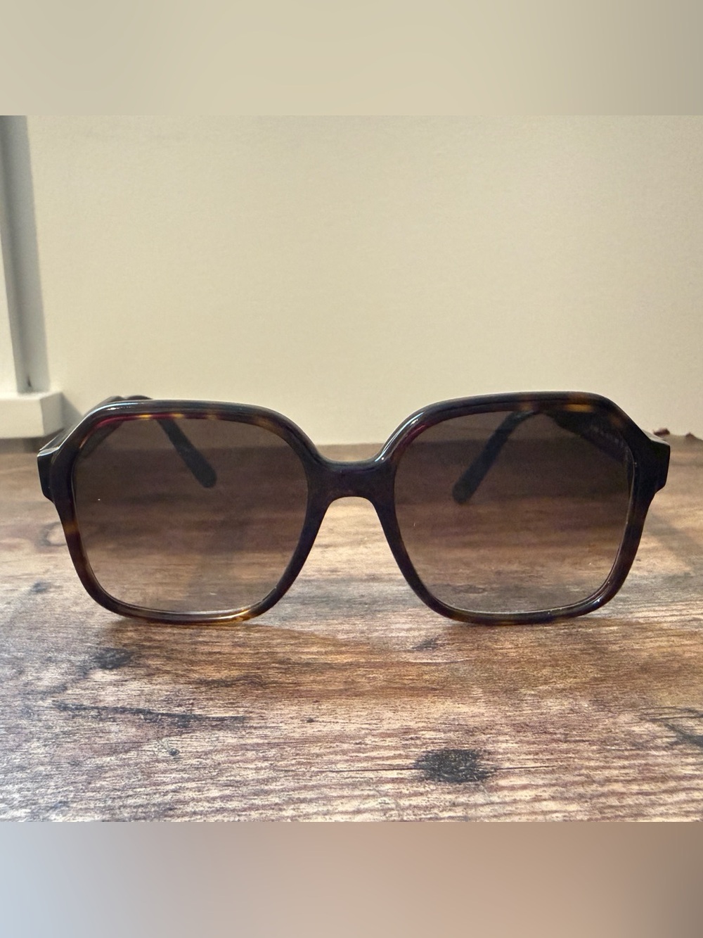 Salvatore Ferragamo SF1069S women'suu sunglasses